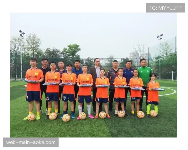 法甲俱乐部与当地学校合作推出足球文化课程